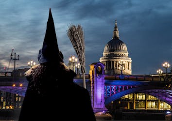 London witches and history walking tour